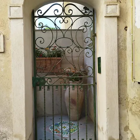 La Torretta Di Fornillo Apartment